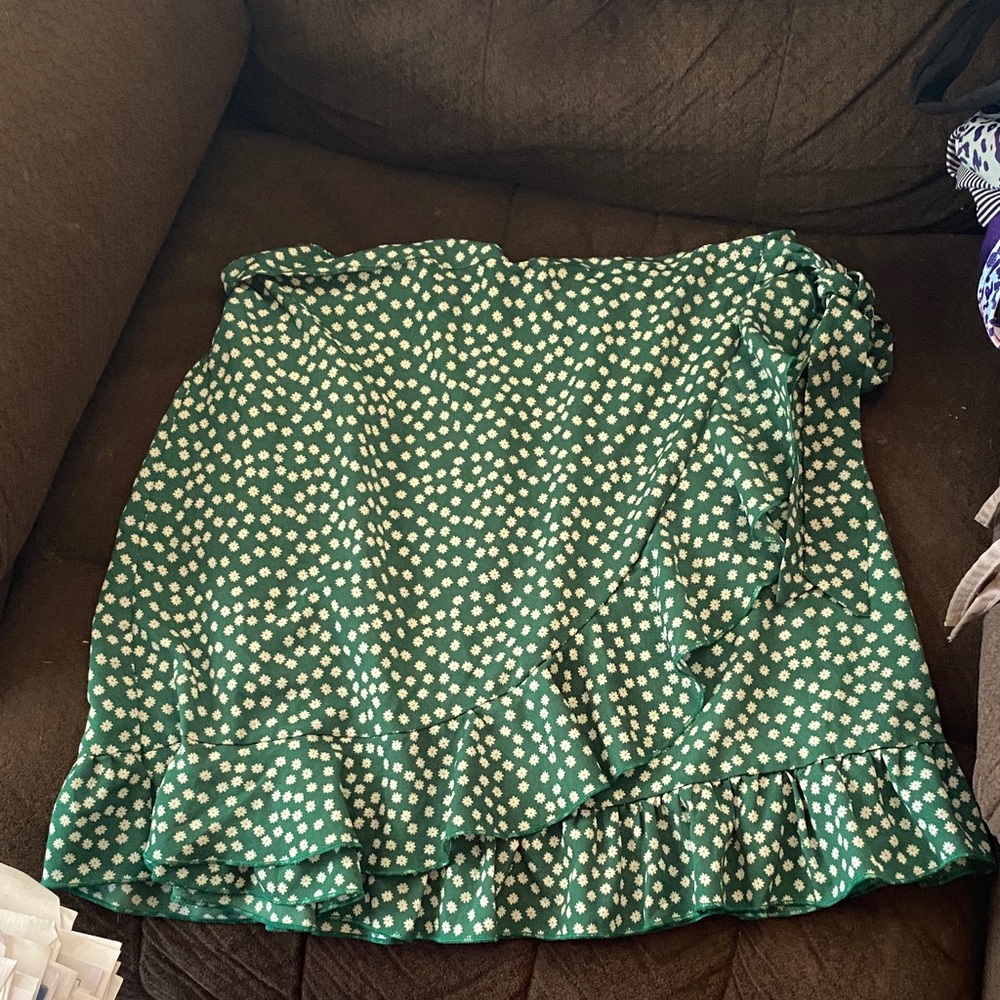 SHEIN Green and White Polka Dot Flower Mini Skirt